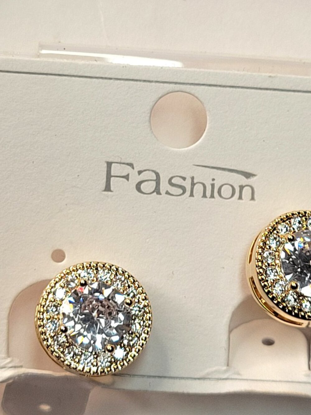 Womens Crystal Clip On Earrings Elegant Glitter Mini Earrings NEW - Picture 10 of 13
